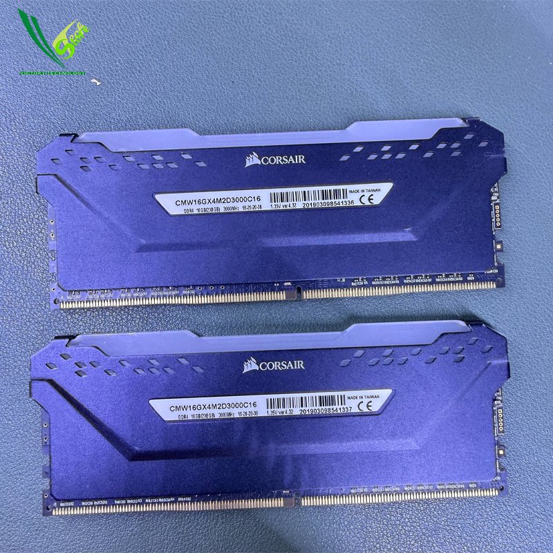 03 Corsair DDR4 3000mhz 8G