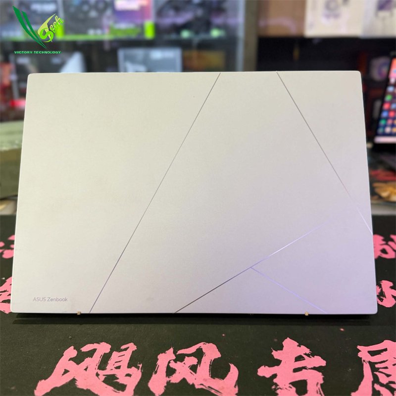 01 750$ Office Laptop Asus Zenbook U3402V