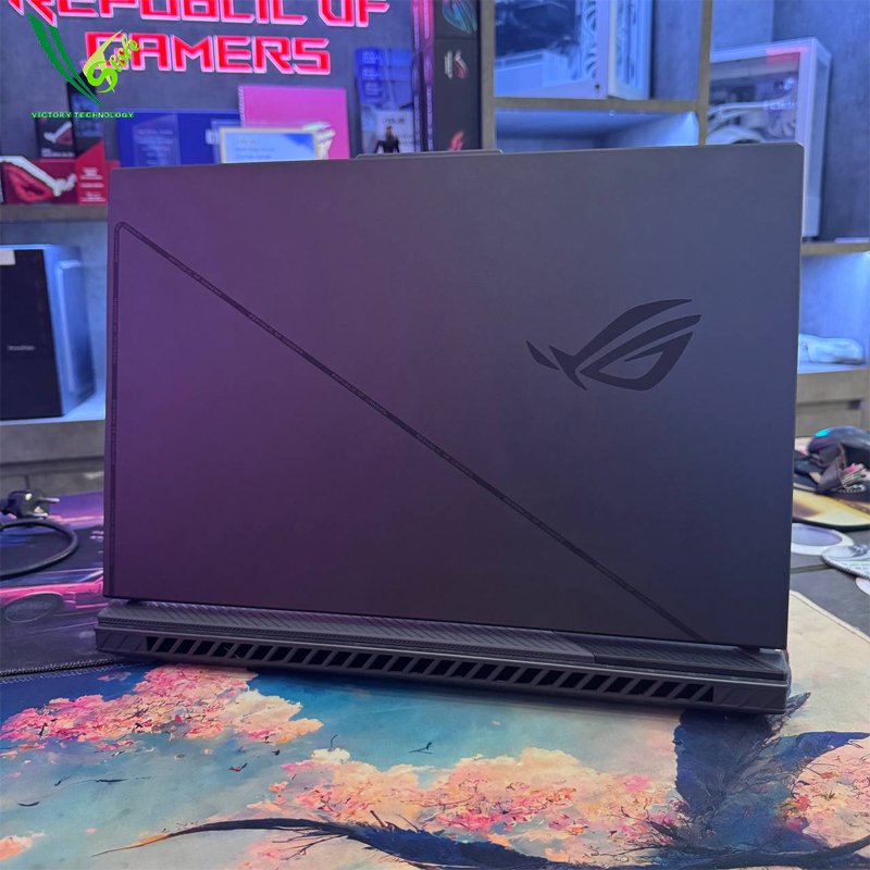 01 950$ Gaming Laptop Asus G814JU (RTX4050 6GB)